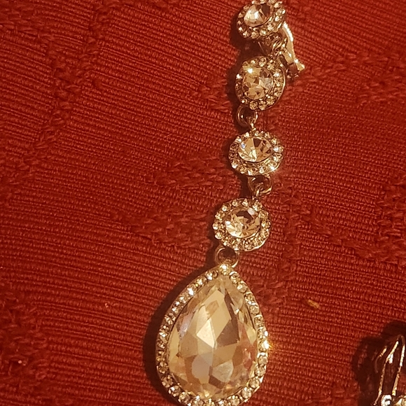 Long teardrop crystal earrings - Picture 6 of 6